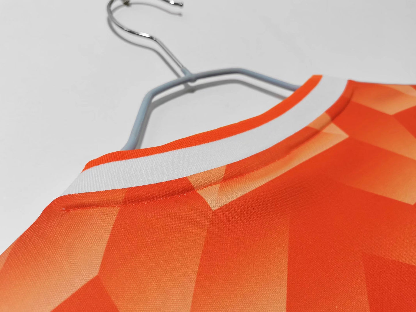 Back collar view of Netherlands 1988 Away Classic Football Shirt